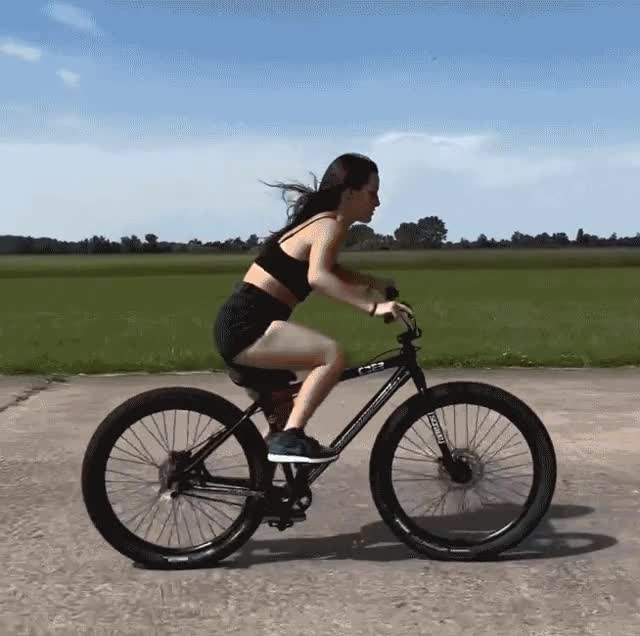 3d92isi0j2gd1.gif52d8981cae6aa61e.mp4